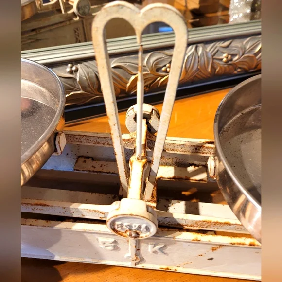 Antique ESKA 5k cast iron scale and brass weights. - Picture 8 of 16